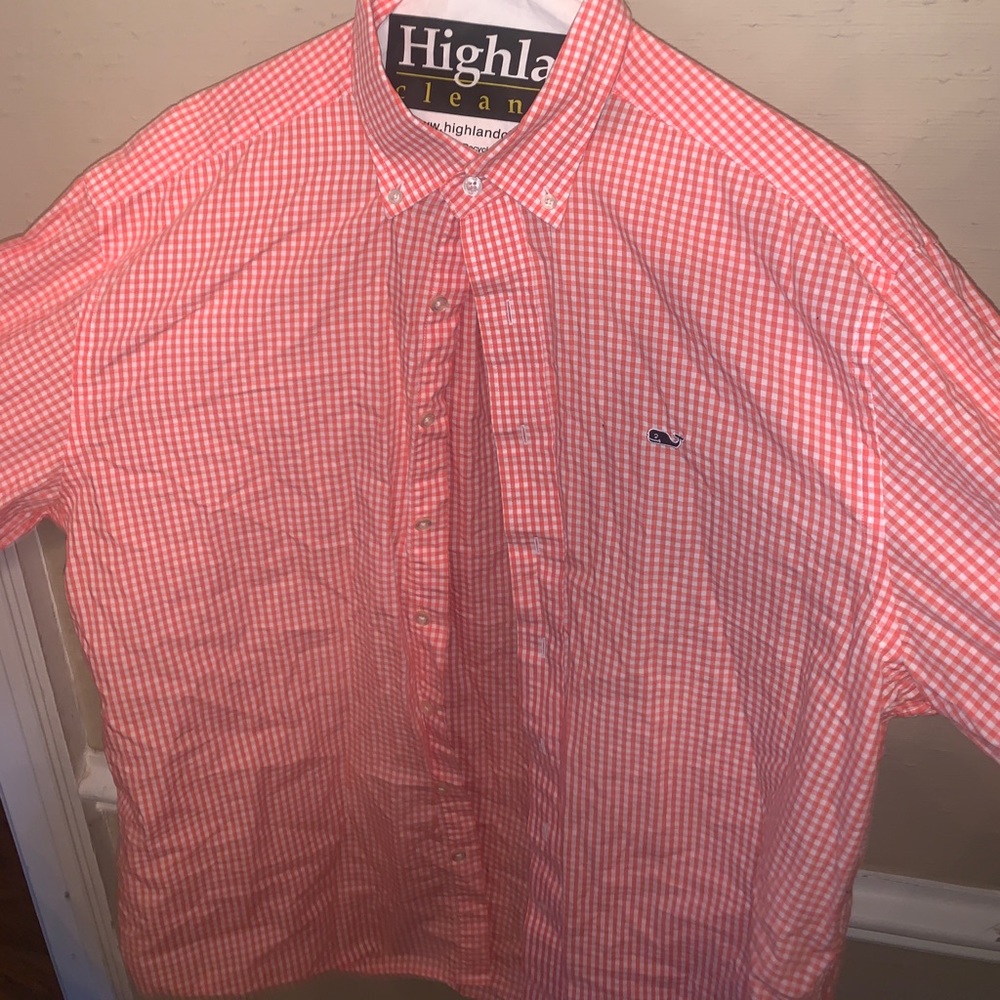 Vineyard Vines Large button down. New. Low price